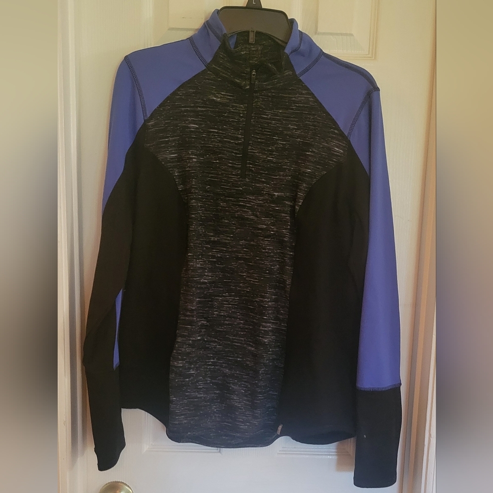Women's Zip up top